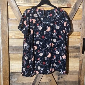 Torrid Floral Top Size 3 (3X)